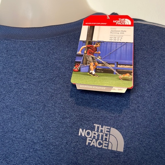 NWT The North Face Mens Blue Short Sleeve Shirt Size XL - Picture 4 of 14